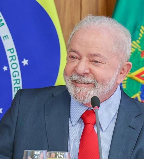 “Meu compromisso é ser leal ao povo brasileiro”, diz Lula.