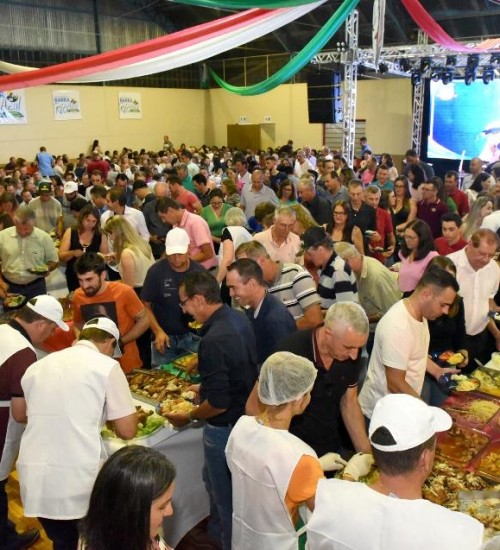 Festa do Frango mais uma vez é realizada com sucesso em Barra do Rio Azul.