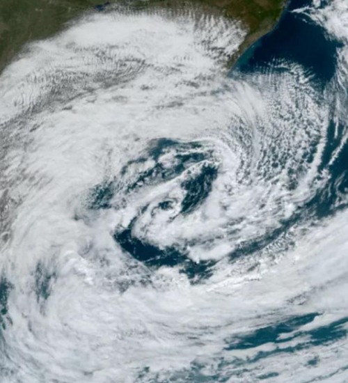 Ciclone extratropical atinge RS, e chuvas podem chegar ao Centro-Oeste.